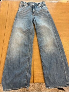American eagle woman’s size 000 super high rise baggy wide leg Jeans